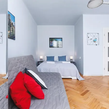 Studio Mogilska By Renters شقة *